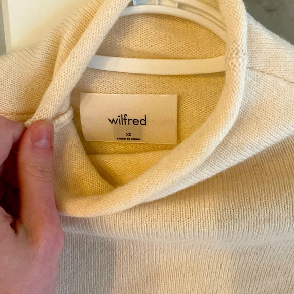 Cream cashmere Wilfred sweater - Picture 3 of 3